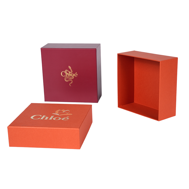Layered flexographic printed card box for cosmetic packaging