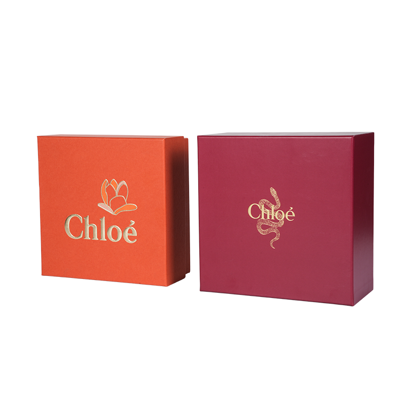 Layered flexographic printed card box for cosmetic packaging