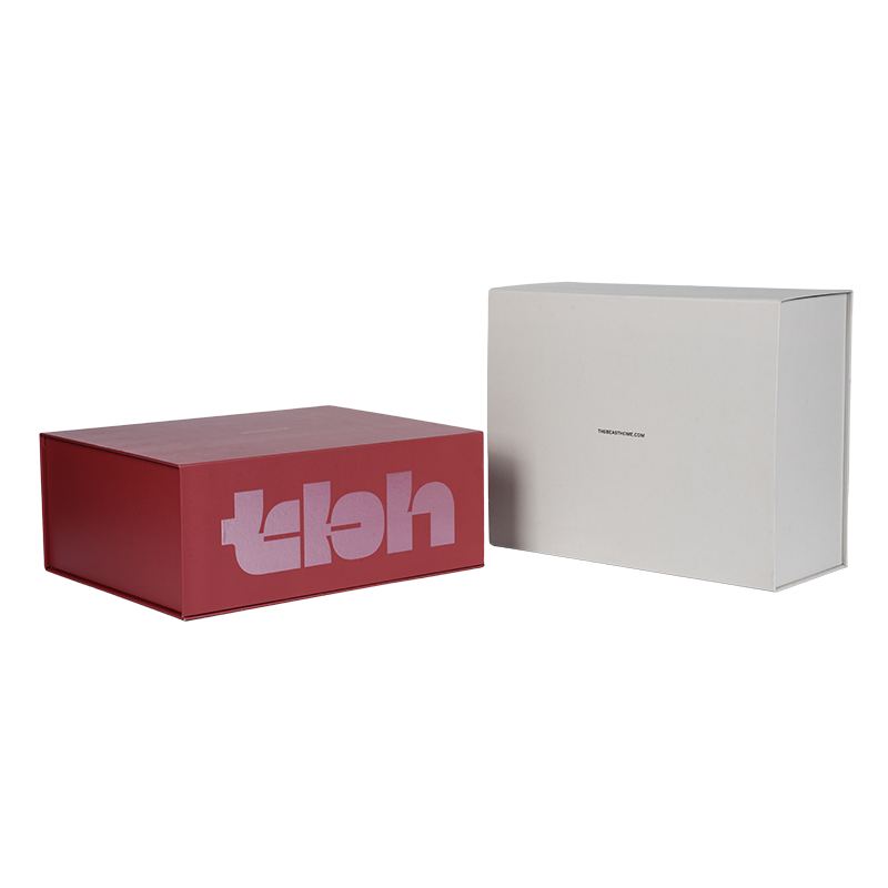 Rigid top and bottom lid garment boxes