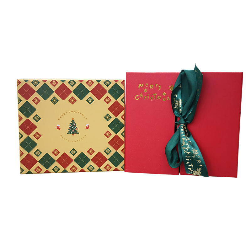 Christmas Themed White Cardboard Gift Bag with Cotton Rope Handle